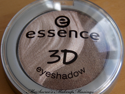 Essence 3D shadow case closed